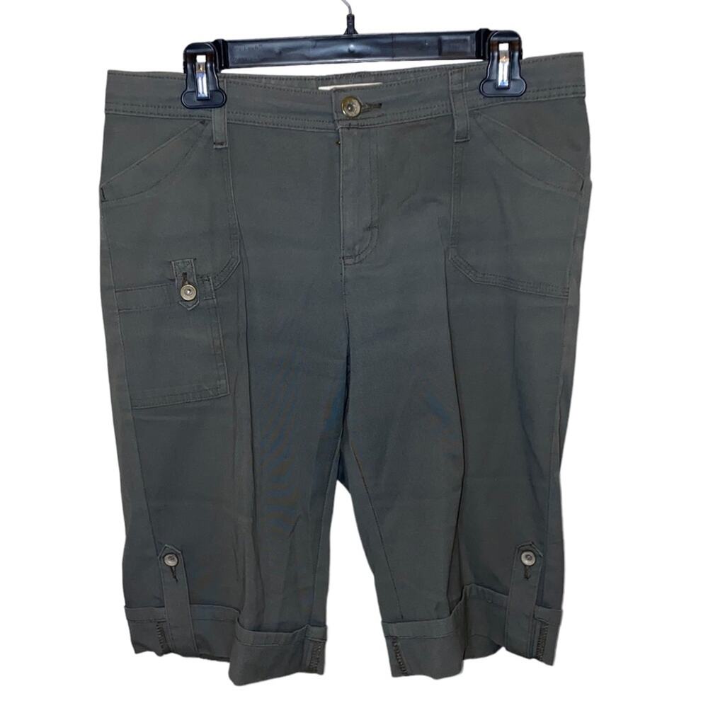 Lee Lower on the Waist Green‎ Cargo Capri Shorts Size 8 Utility Outdoor Casual